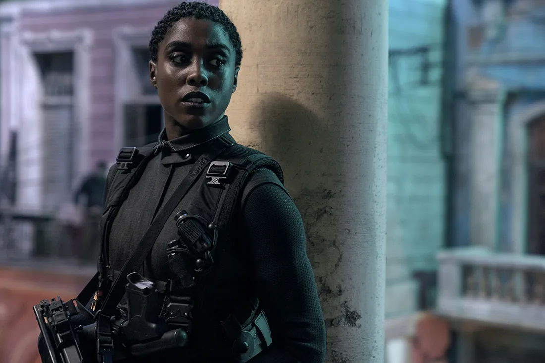 Lashana Lynch incarne Nomi, qui reprend le matricule 007 dans "Mourir peut attendre".